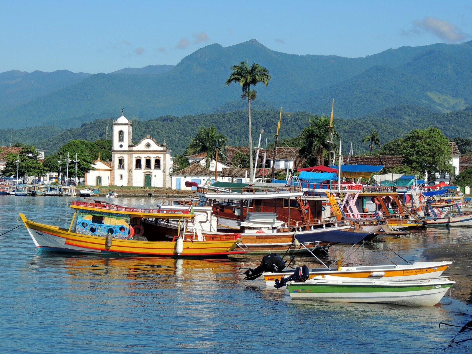 Explore Brazil tourist attractions by state, from Amazon rivers and colonial towns to beaches, waterfalls, and useful Portuguese.